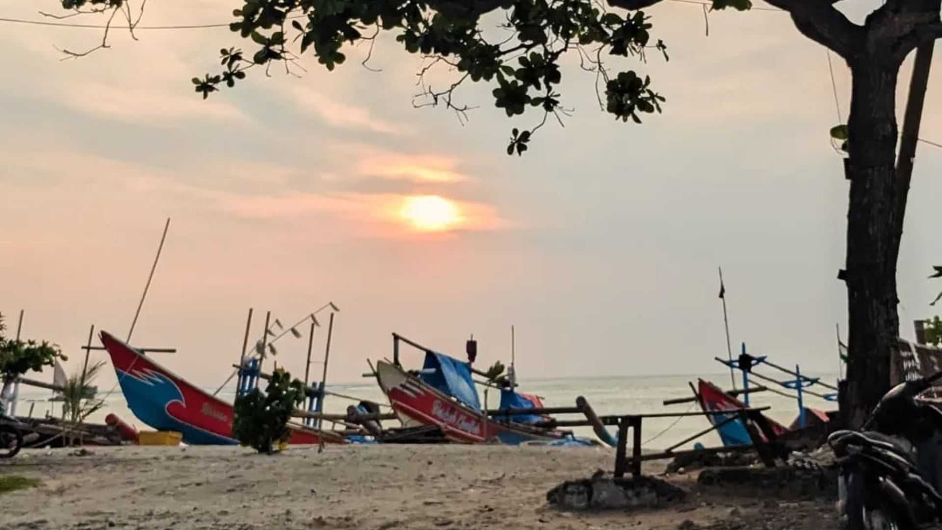 5 Wilayah di Jawa Barat Ini Punya Banyak Pantai Cantik, Termasuk Garut!